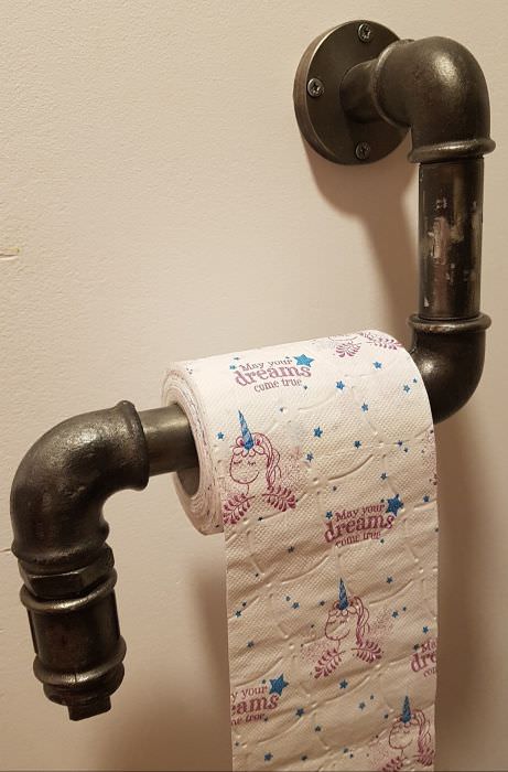 Création sur-mesure Support rouleau de papier toilette 'PLUMBER